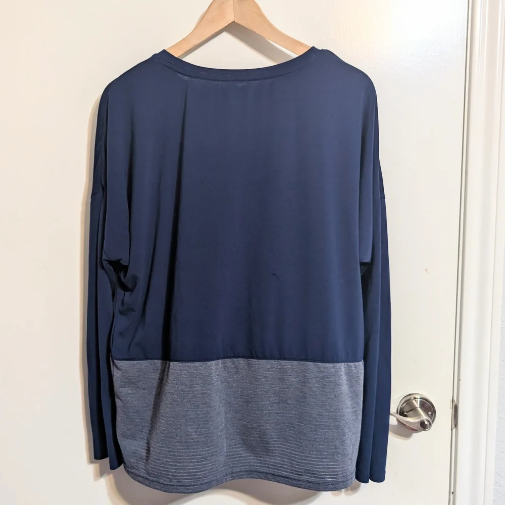 BCG Women’s Colorblock Long Sleeve Activewear Top - Navy & Grey - Size L - Picture 2 of 5